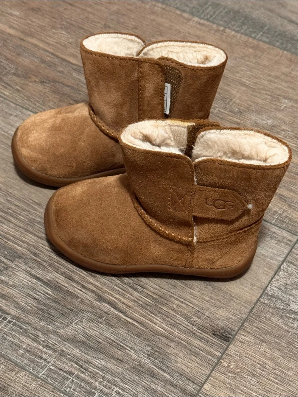 UGG Kids Chestnut Suede Shearling-Lined Boots